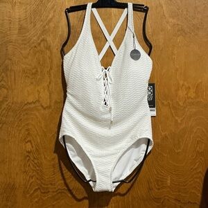 Coco Reef White Textured Lace-Up One Piece Swimsuit – Size 14 38DD – NWT